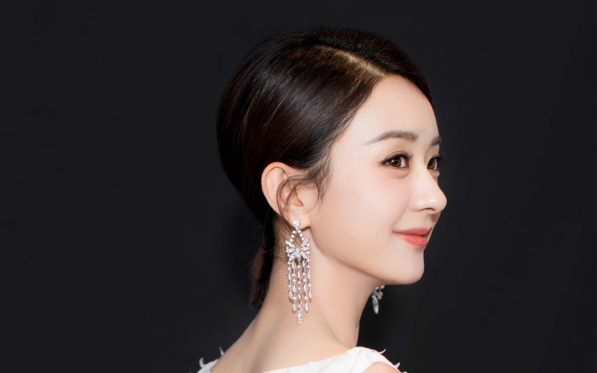 开云体育官网登入-仰泳冲刺希腊女将排名上升，奥运会仰泳比赛女子