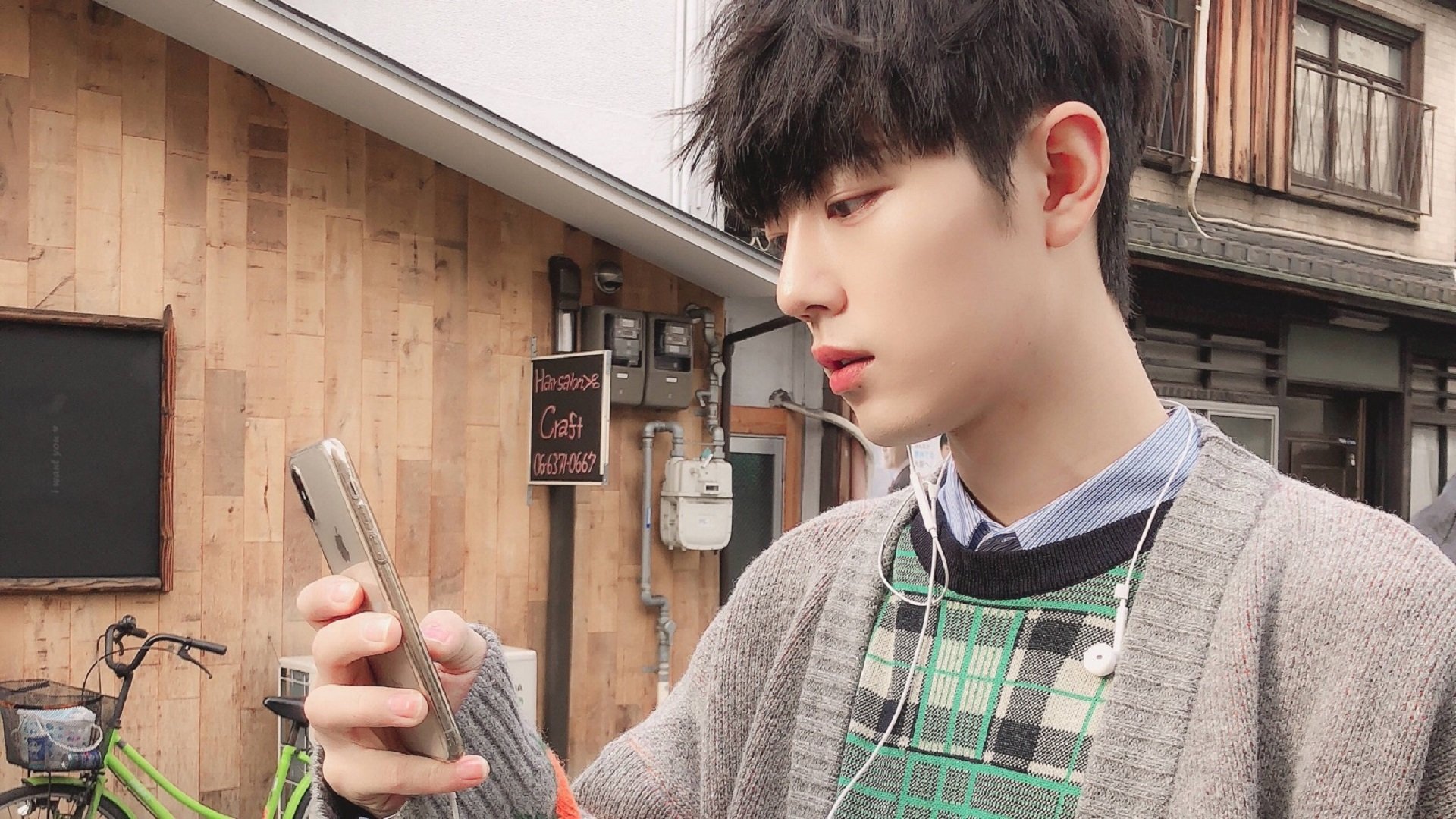 开云体育娱乐-弗朗索瓦·霍尔茨豪伊泽：稳固的后场与精准的传球，确保南非队的流畅进攻